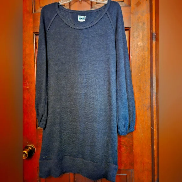 converse long sleeve dress Converse Chuck Taylor Maxi Dress Dress With Converse Outfits Hello Fall Sweater Dresses To Love Hello